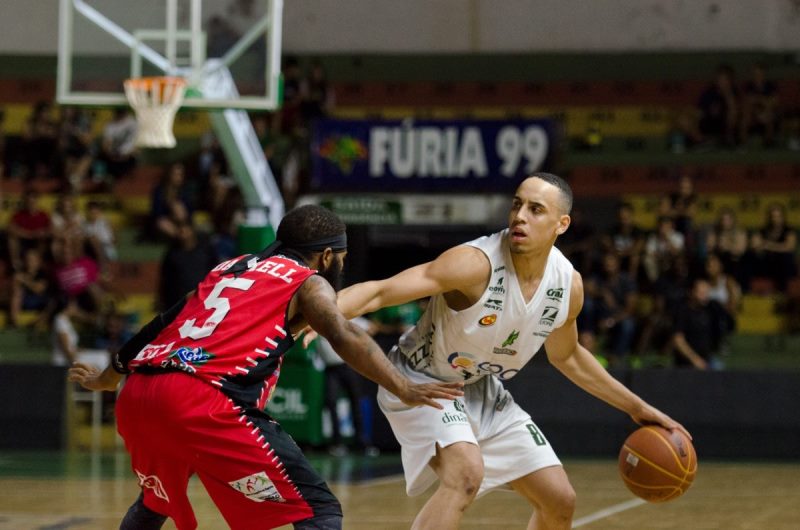 Gui Santos se lesionou na partida contra o Joinville / Foto: Victor Lira/Bauru Basket