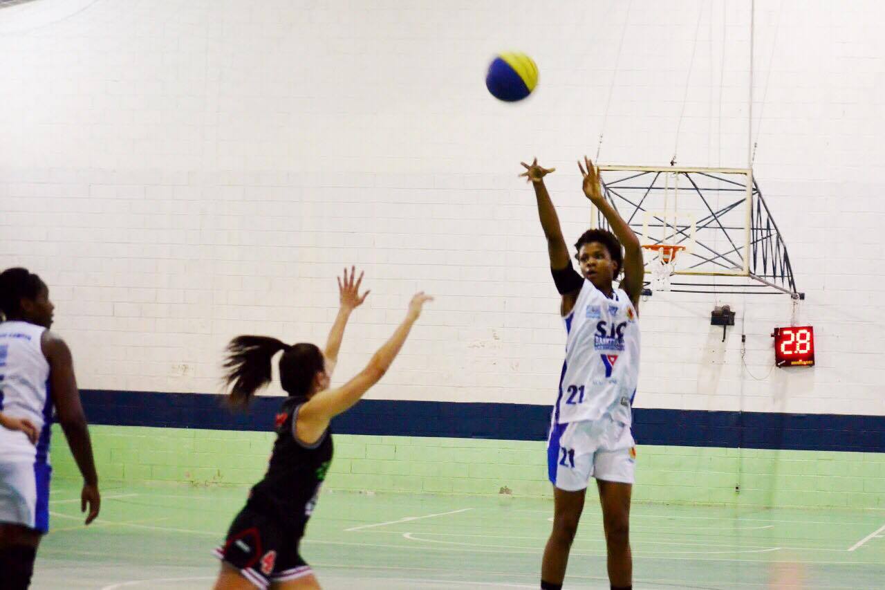 Maíra Horford sabe a importância de vencer em casa no playoff / Foto: Divulgação