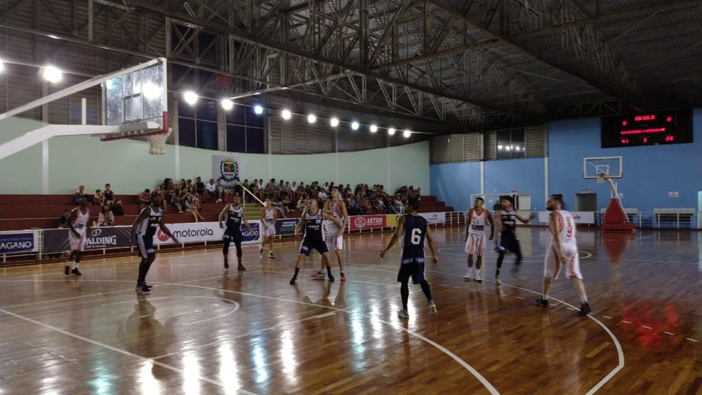 O Cravinhos Basketball venceu a primeira no Brasileiro / Foto: Kennedy Oliveira/Cravinhos