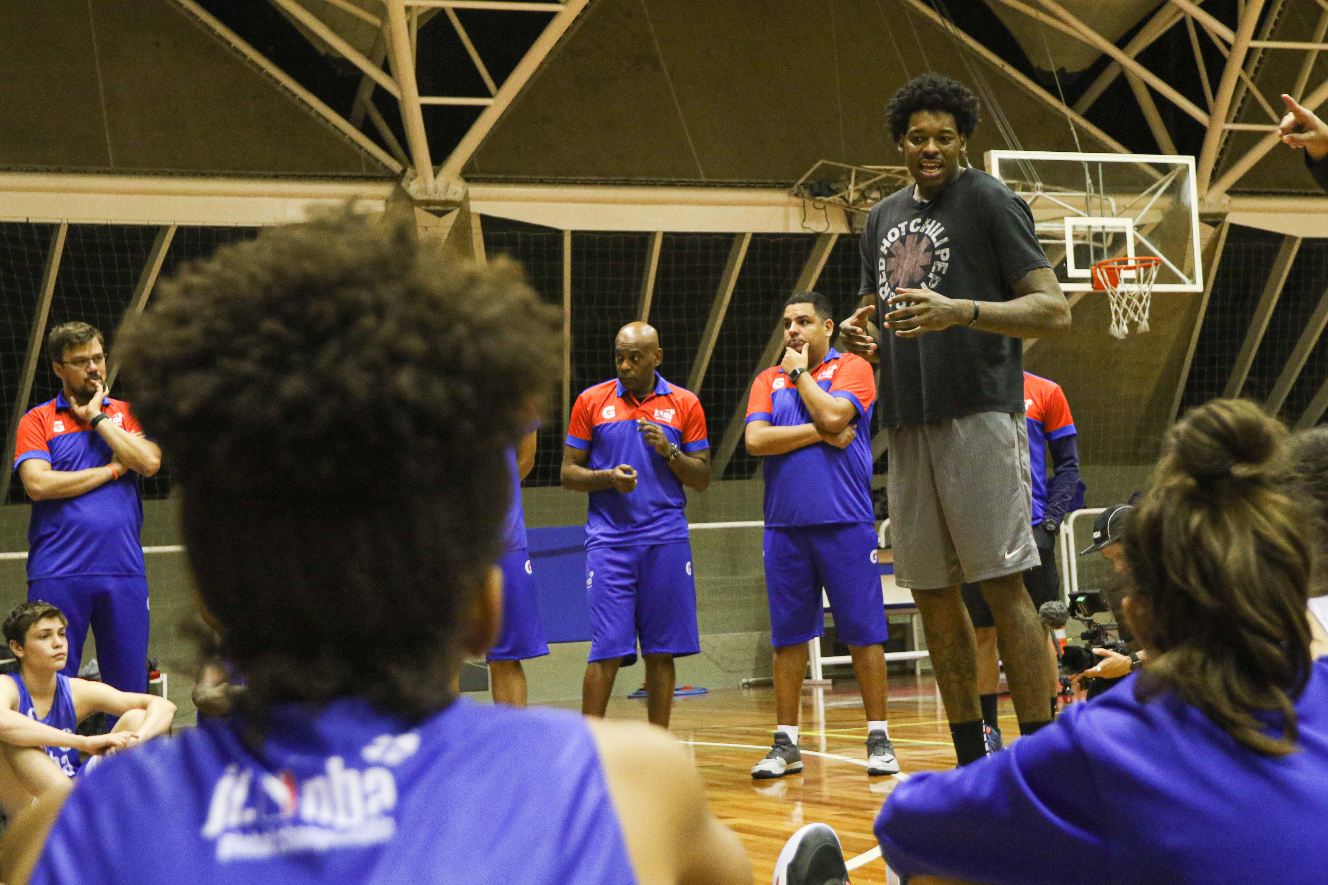 Lucas 'Bebê' Nogueira conversou com os atletas durante o camp em São Paulo - Foto: Wander Roberto/Inovafoto