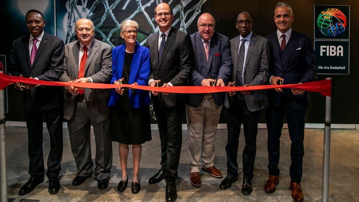 Hamane Niang, Horacio Muratore, Carol Callan, Andreas Zagklis, Ingo Weiss, Usie Richards e Carlos Alves / Foto: FIBA Americas