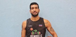 O ala/pivô Pajé é bastante experiente / Foto: Divulgação/Basquete Joinville