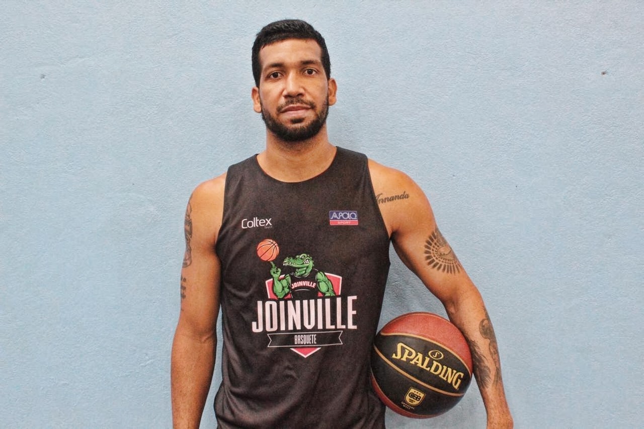 O ala/pivô Pajé é bastante experiente / Foto: Divulgação/Basquete Joinville