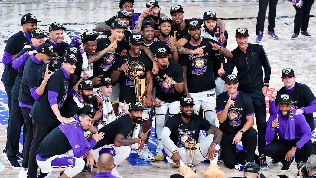 Como o Los Angeles Lakers montou a equipe campeã da NBA após fracasso de  2019