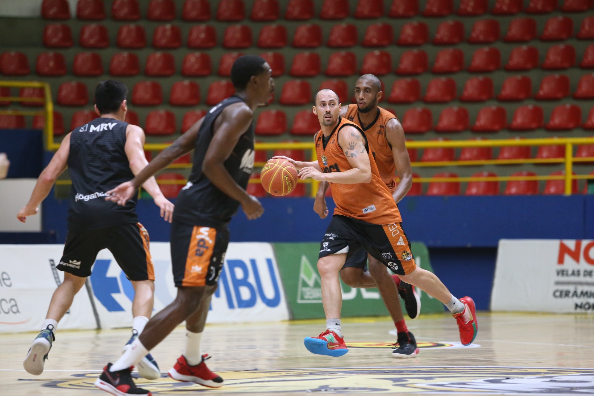 Foto: Antonio Penedo/Mogi Basquete