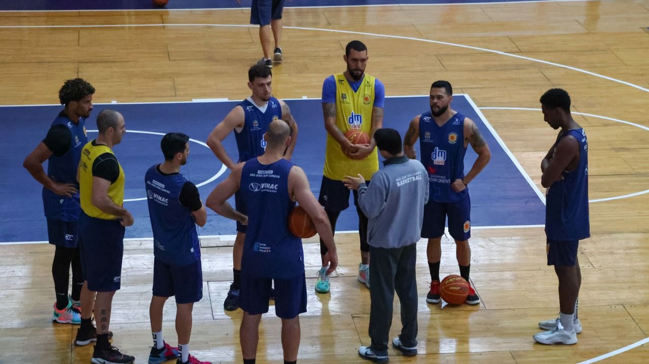 Oscar São José Basketball vence Caxias e sobe na tabela