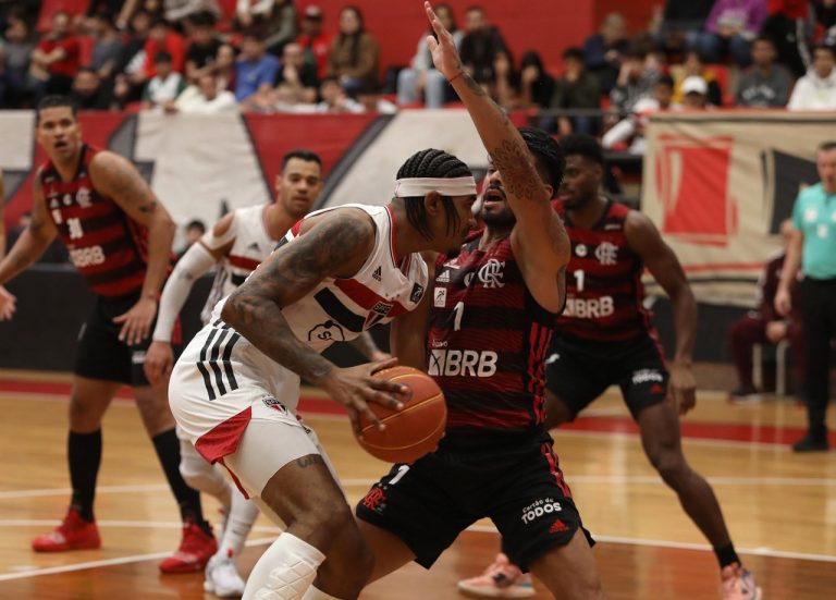 SESI - Franca - Após jogo equilibrado, Sesi Franca Basquete é superado pelo  Flamengo