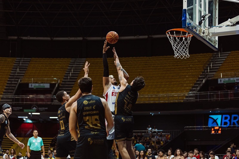 SESI - Franca - Após jogo equilibrado, Sesi Franca Basquete é