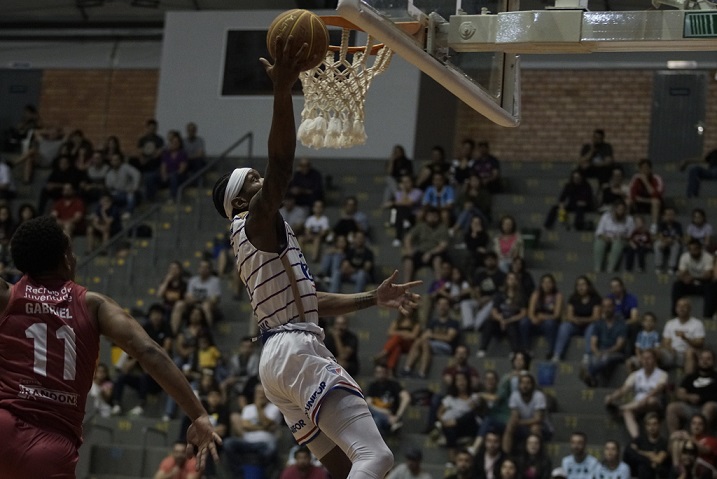 Oscar São José Basketball vence Caxias e sobe na tabela