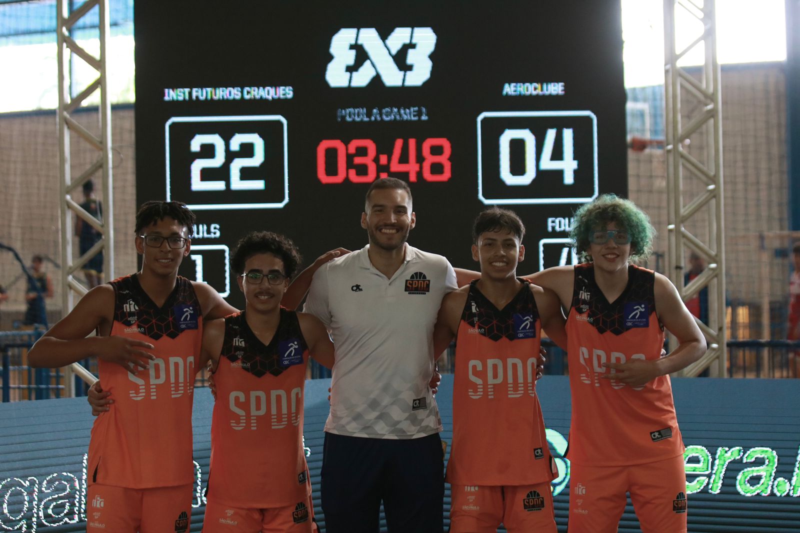 Notícias Brasil vence três jogos na estreia da Copa do Mundo de Basquete 3x3 masculina e feminina