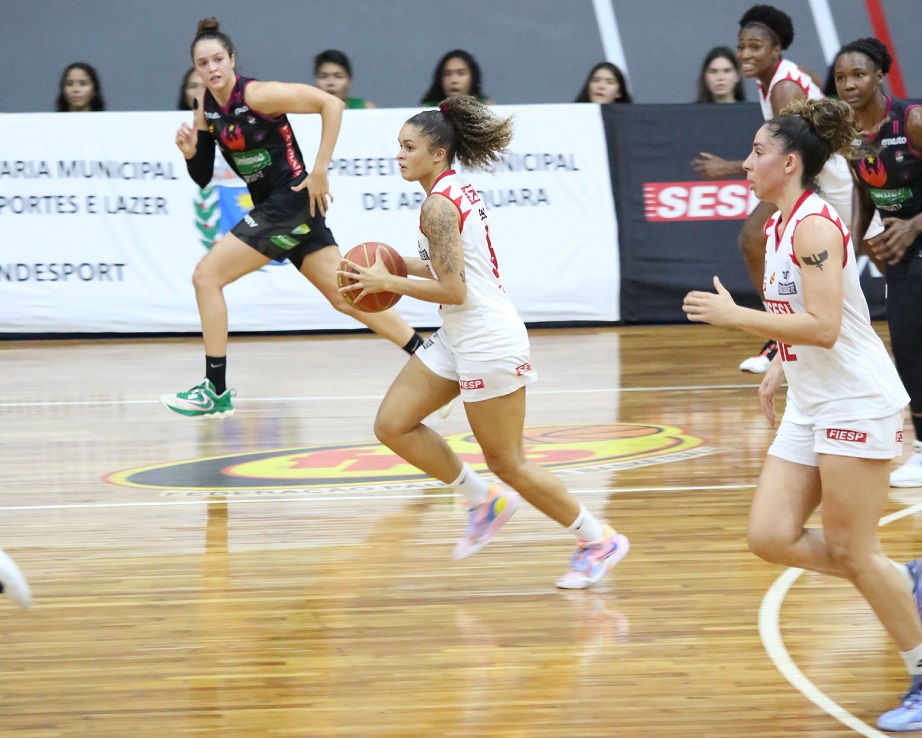 Sesi Araraquara larga na frente na final do Paulista Feminino